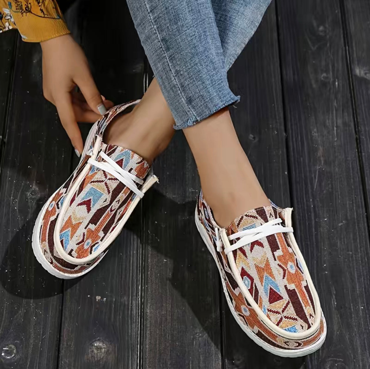 Women’s Lace up Canvas Shoes